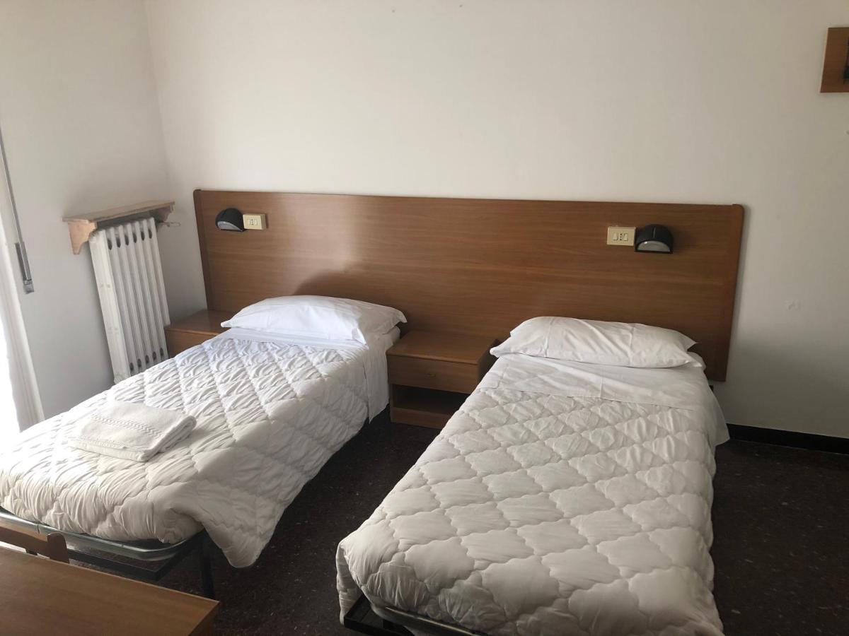 Hotel Miramare Savona Kültér fotó